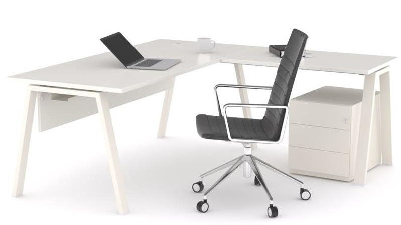 Mesa oficina operativa Komat en L ofitipo 4