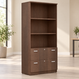 Archivador de madera alto Emese en ambiente de oficina
